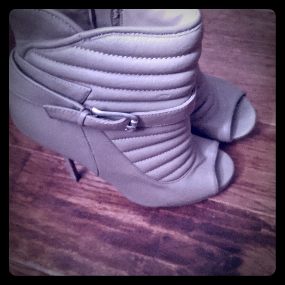 High heeled boots